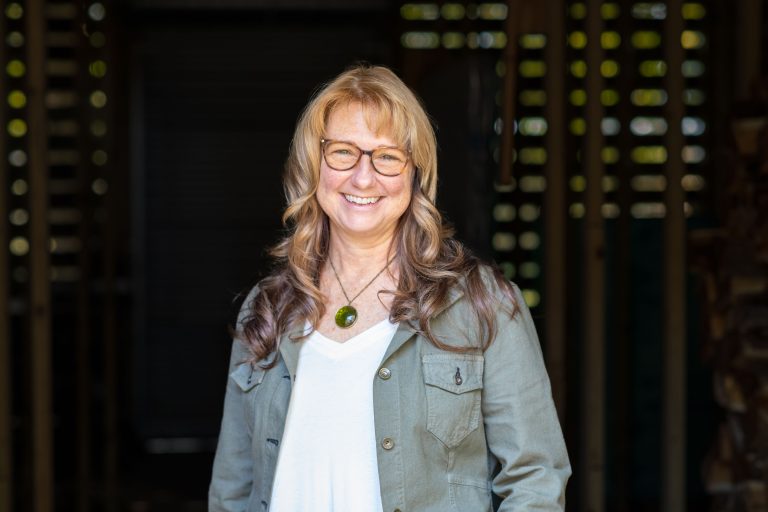 Dr. Lisa Haake
